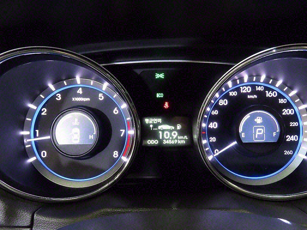 HYUNDAI Sonata - Vista 9