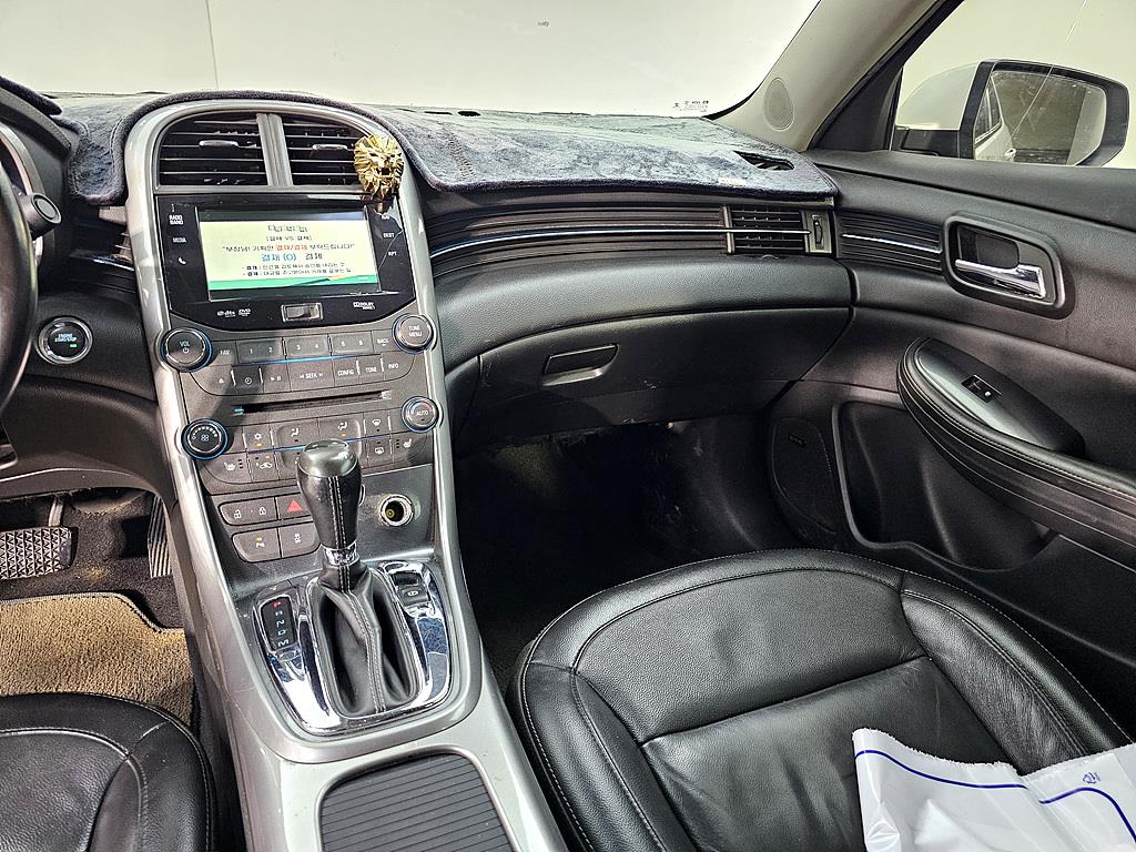 Chevrolet Malibu - Vista 10