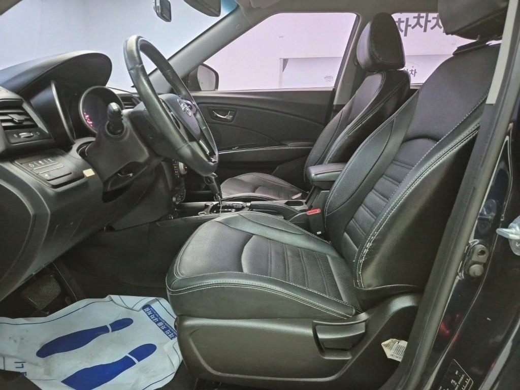 Ssangyong Tivoli - Vista 11