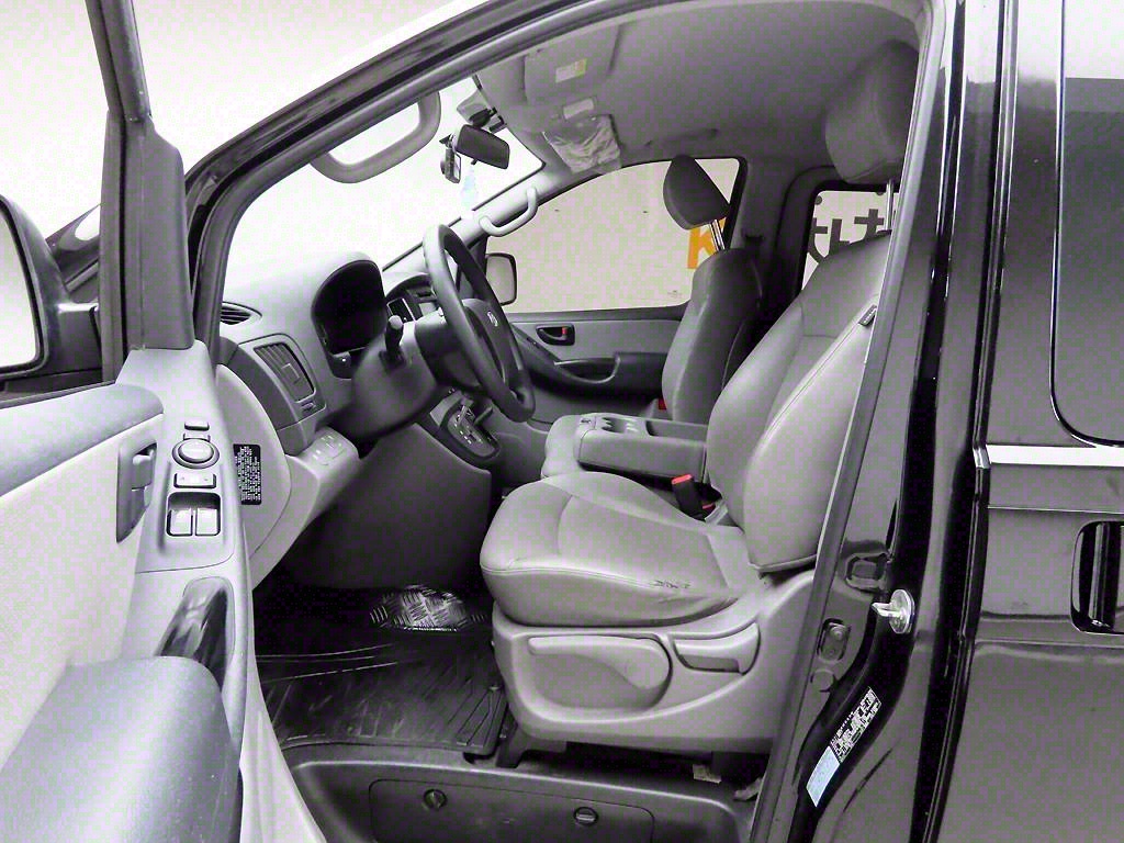 HYUNDAI Starex - Vista 12