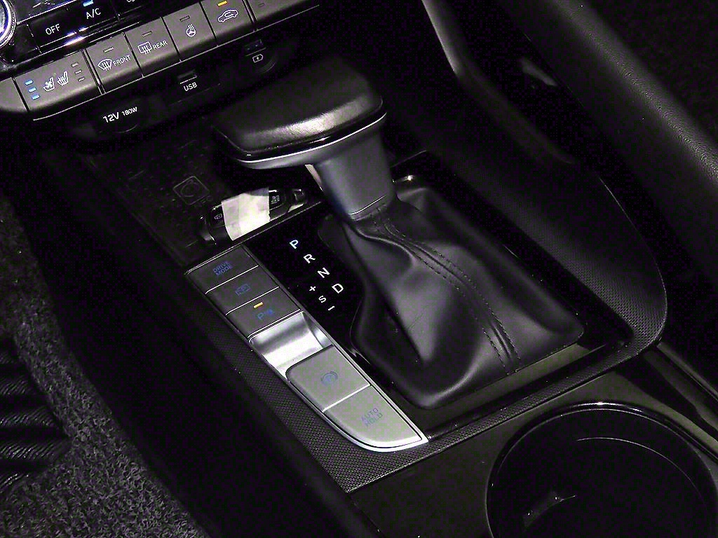 HYUNDAI Avante - Vista 12