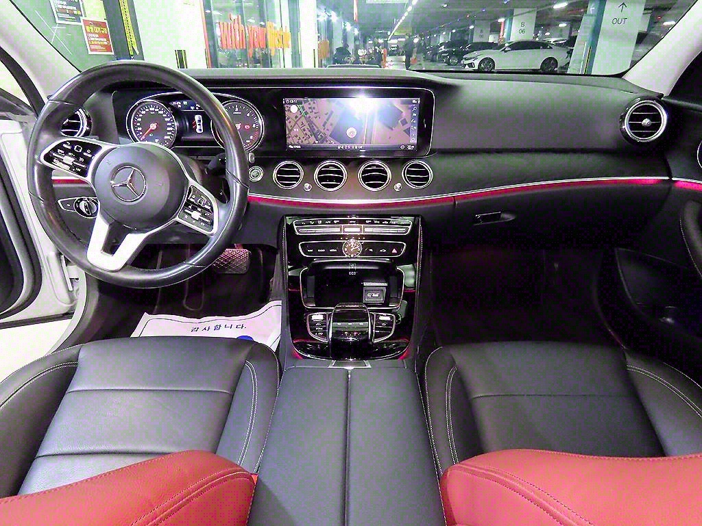 Mercedes Benz E class - Vista 10