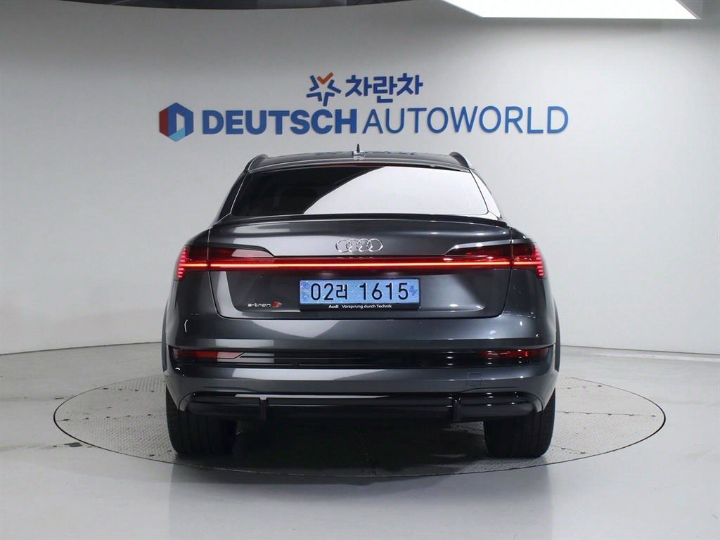 Audi e-Tron - Vista 4