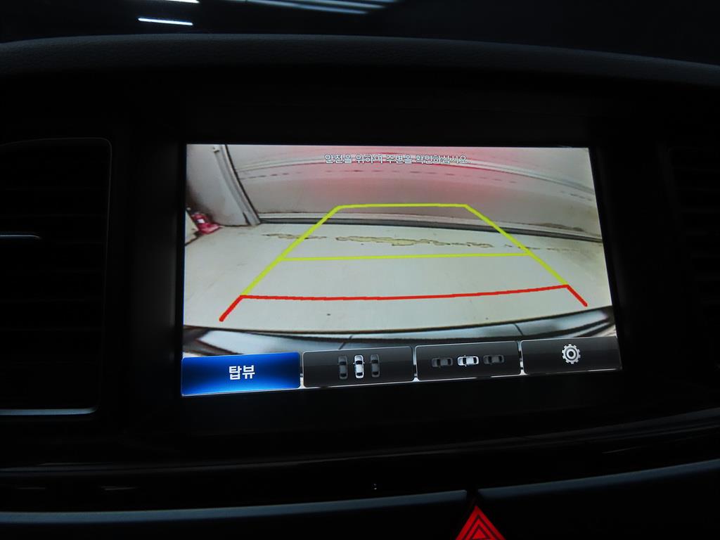 HYUNDAI Genesis - Vista 12