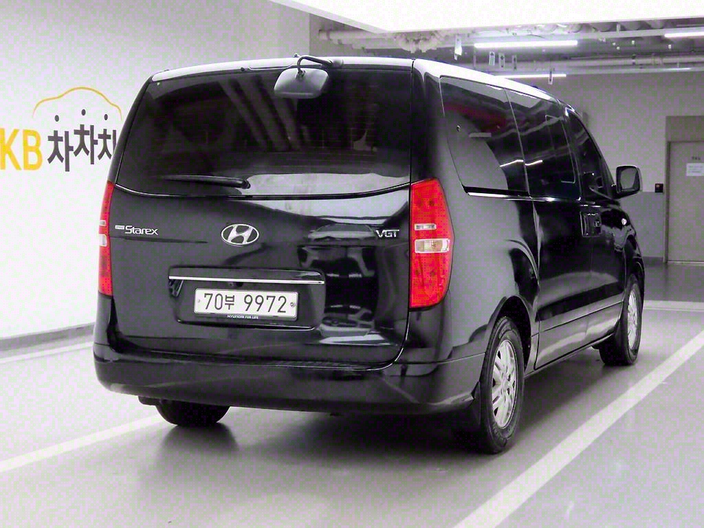 HYUNDAI Starex - Vista 4