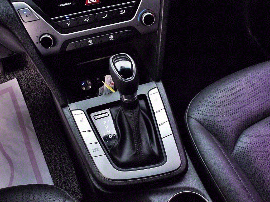 HYUNDAI Avante 2018 Blanco - Importación desde Corea - HF Imports Iquique - Foto 11