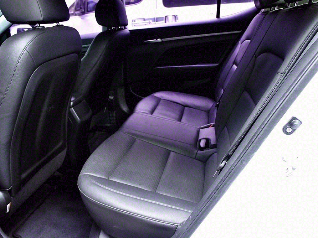 HYUNDAI Avante - Vista 11