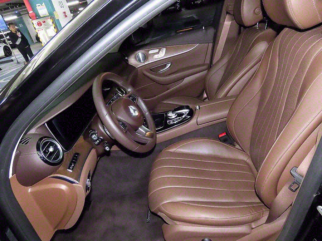 Mercedes Benz E class - Vista 6