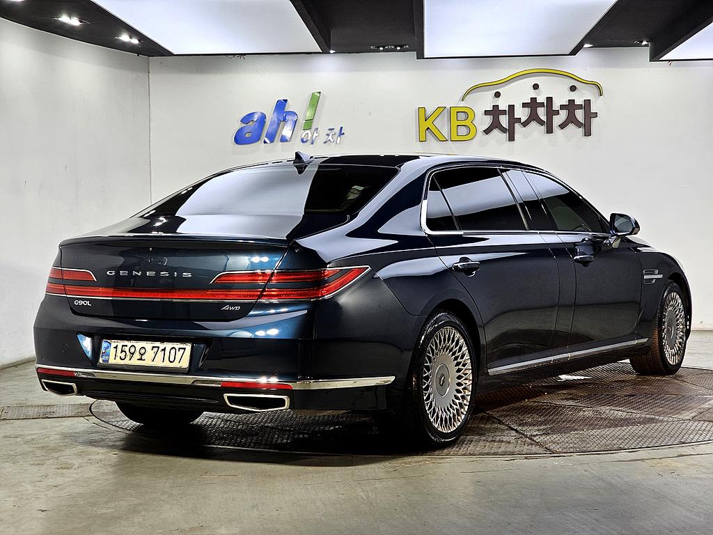 Genesis G90 - Vista 4