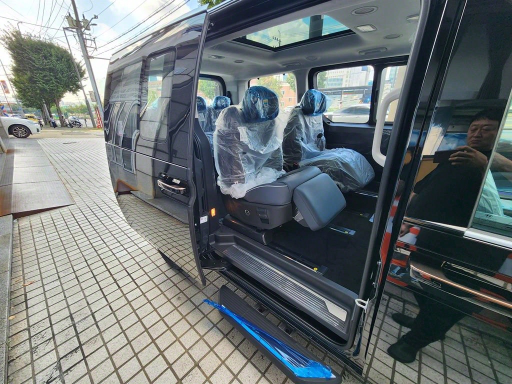 HYUNDAI Staria - Vista 9