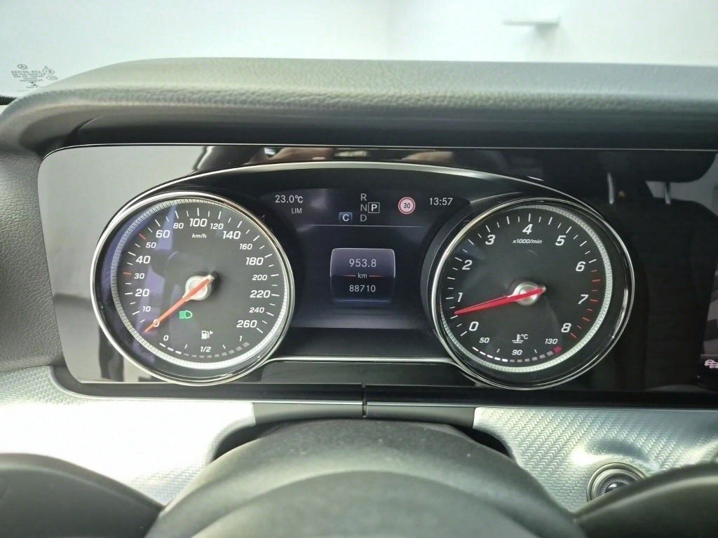 Mercedes Benz E class - Vista 6