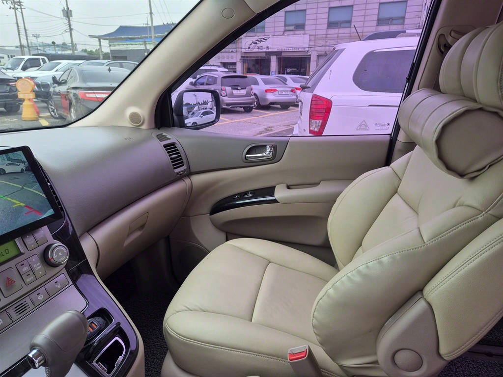 KIA Carnival - Vista 7