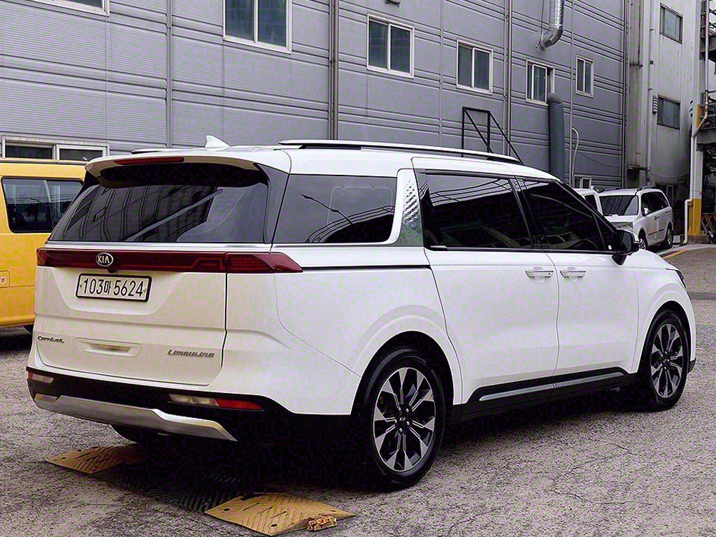 KIA Carnival - Vista 7