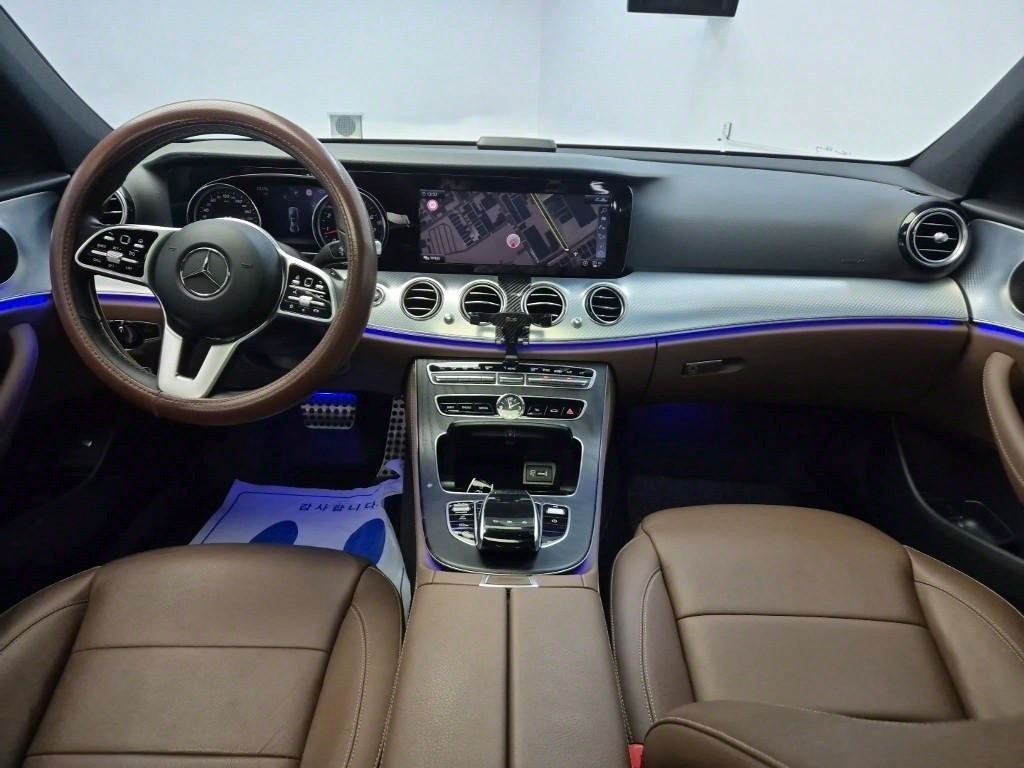 Mercedes Benz E class - Vista 7