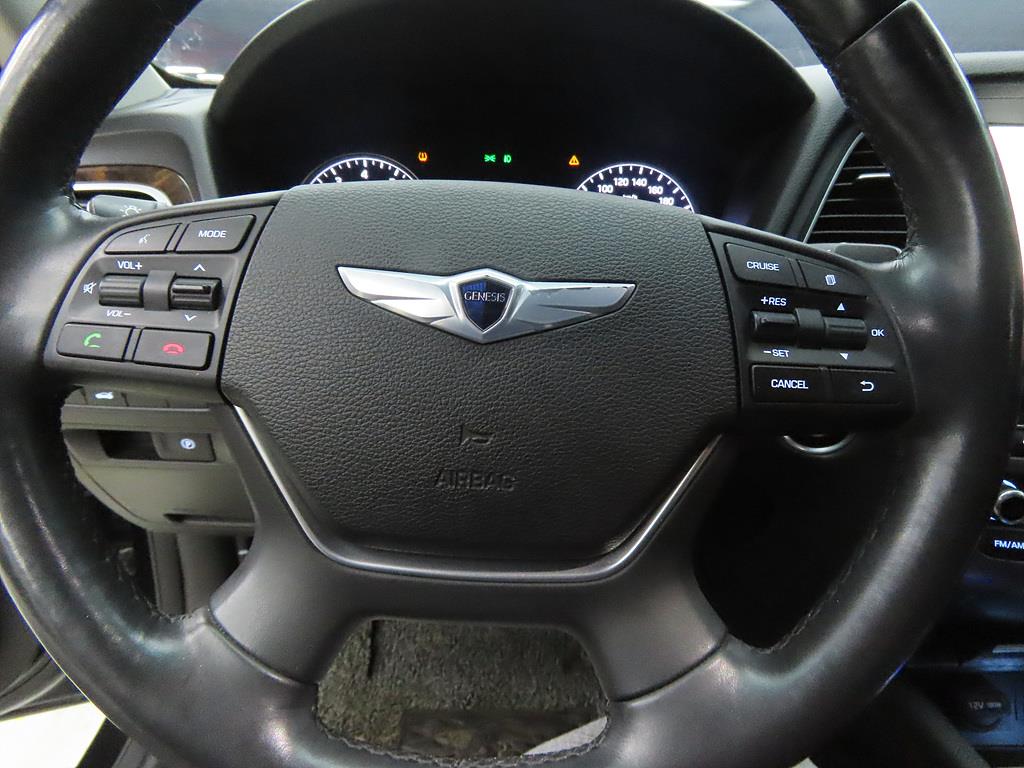 HYUNDAI Genesis - Vista 10