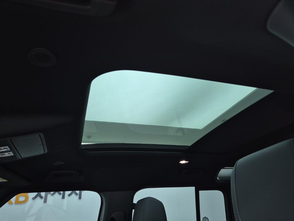 Land Rover Defender - Vista 12