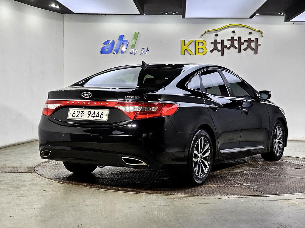 HYUNDAI Grandeur - Vista 4