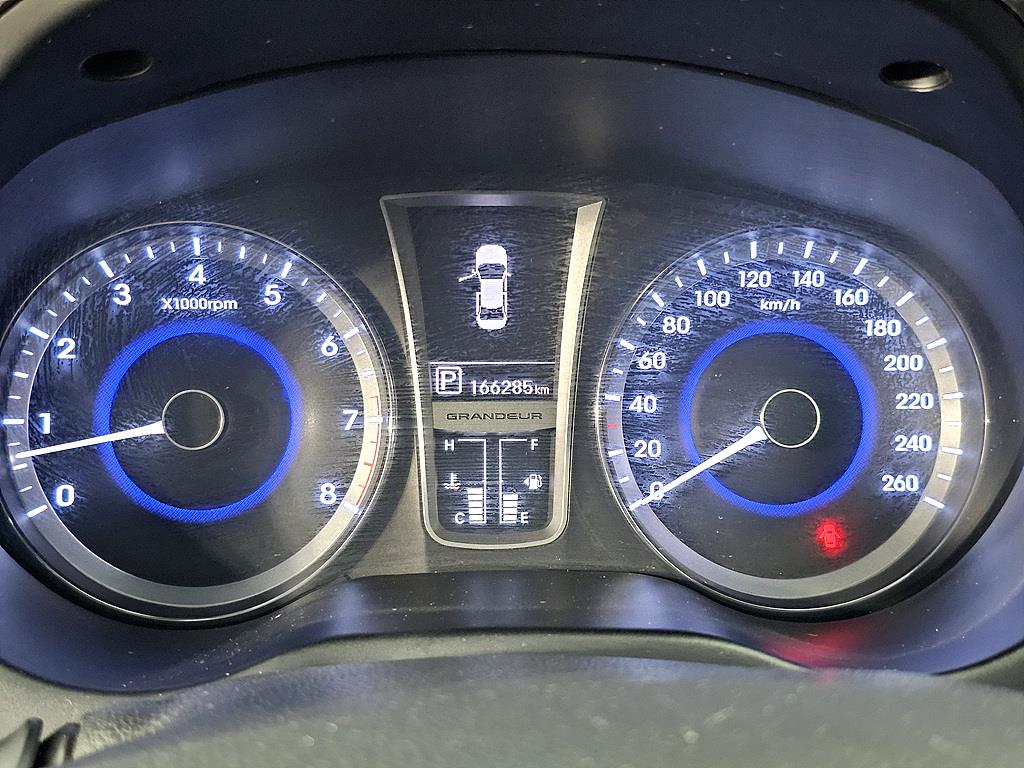 HYUNDAI Grandeur - Vista 7