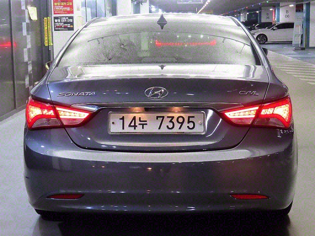 HYUNDAI Sonata - Vista 5