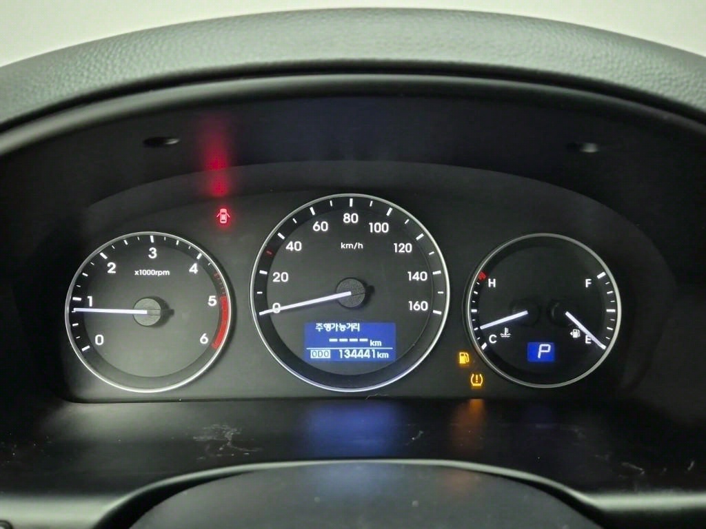 HYUNDAI Starex - Vista 5