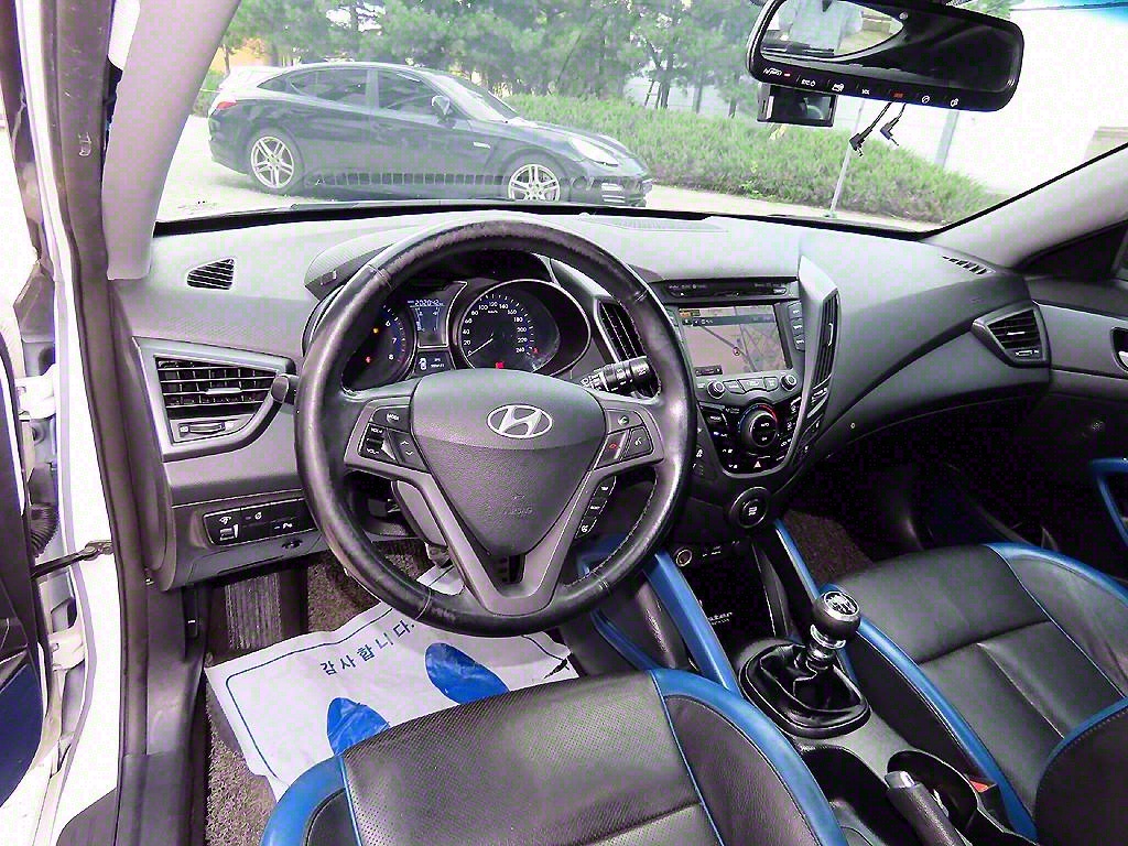 HYUNDAI Veloster - Vista 7