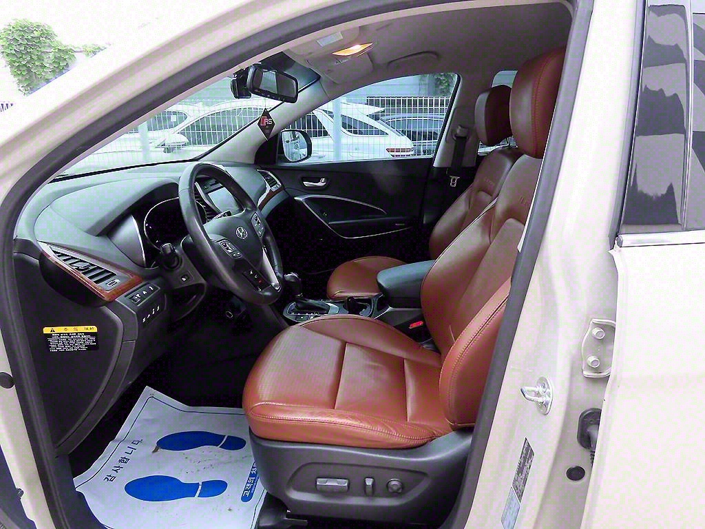 HYUNDAI Maxcruz - Vista 5