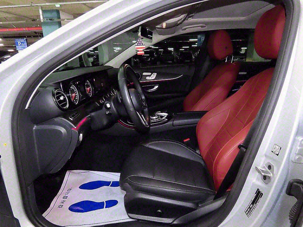 Mercedes Benz E class - Vista 6