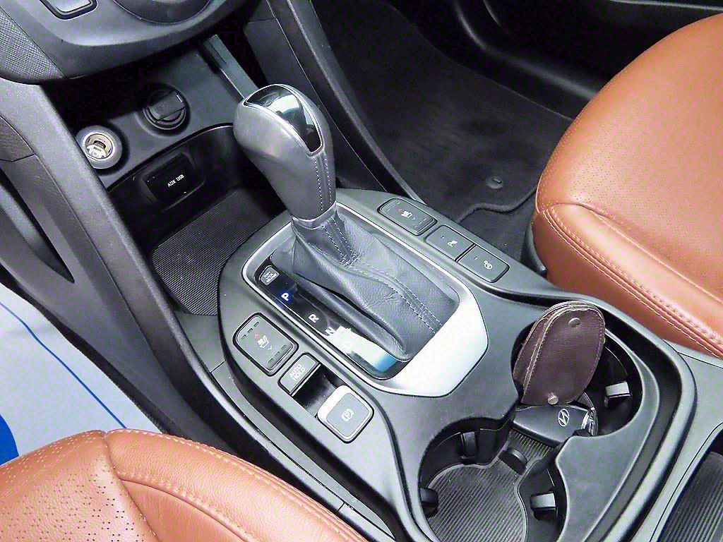 HYUNDAI Maxcruz - Vista 10