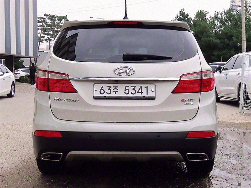 HYUNDAI Maxcruz - Vista 4