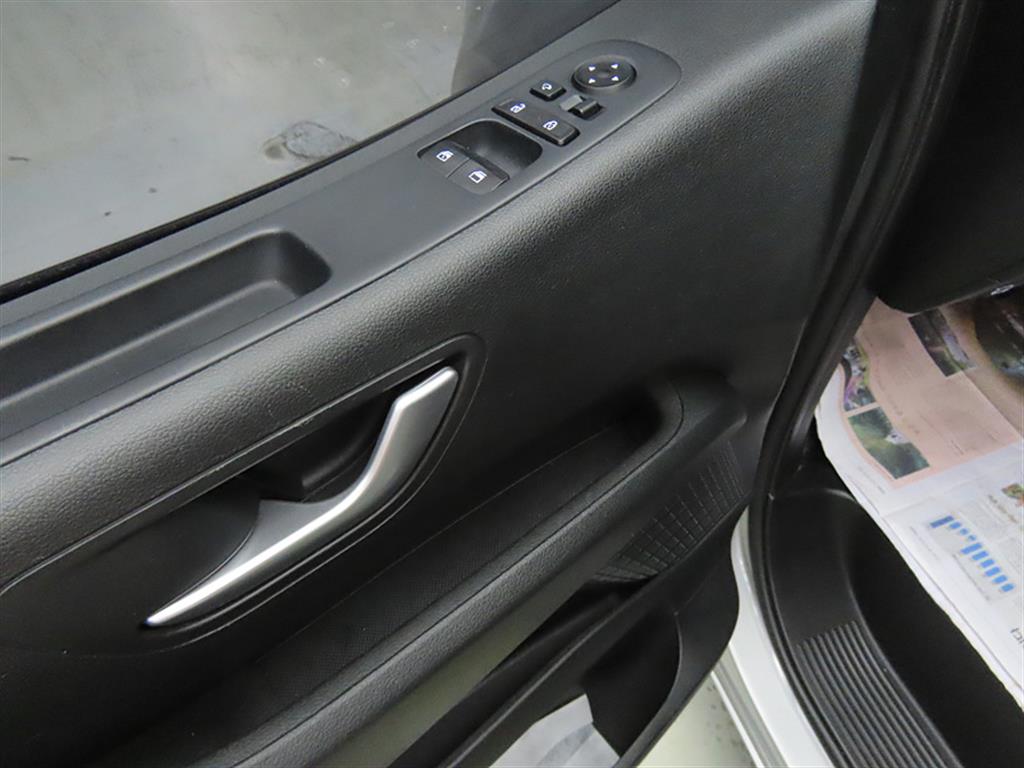 HYUNDAI Staria - Vista 12