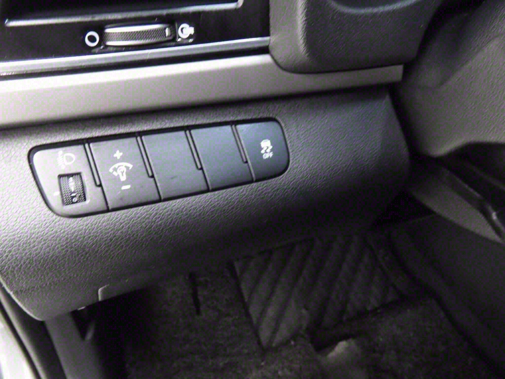 HYUNDAI Avante - Vista 10