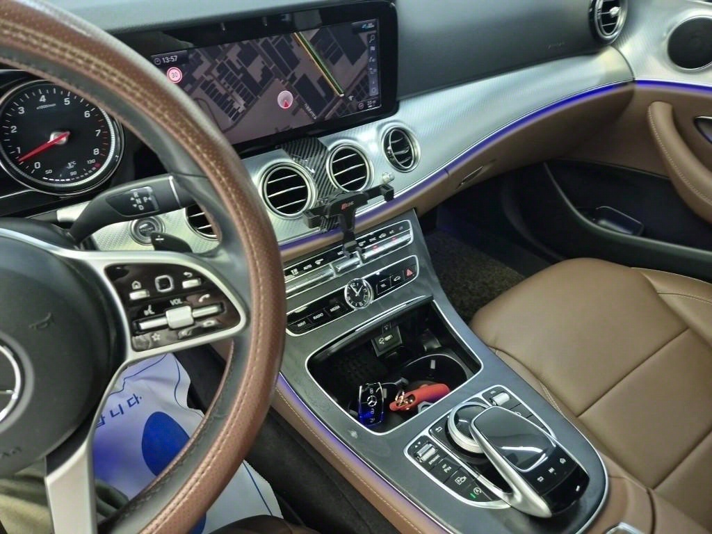 Mercedes Benz E class - Vista 10