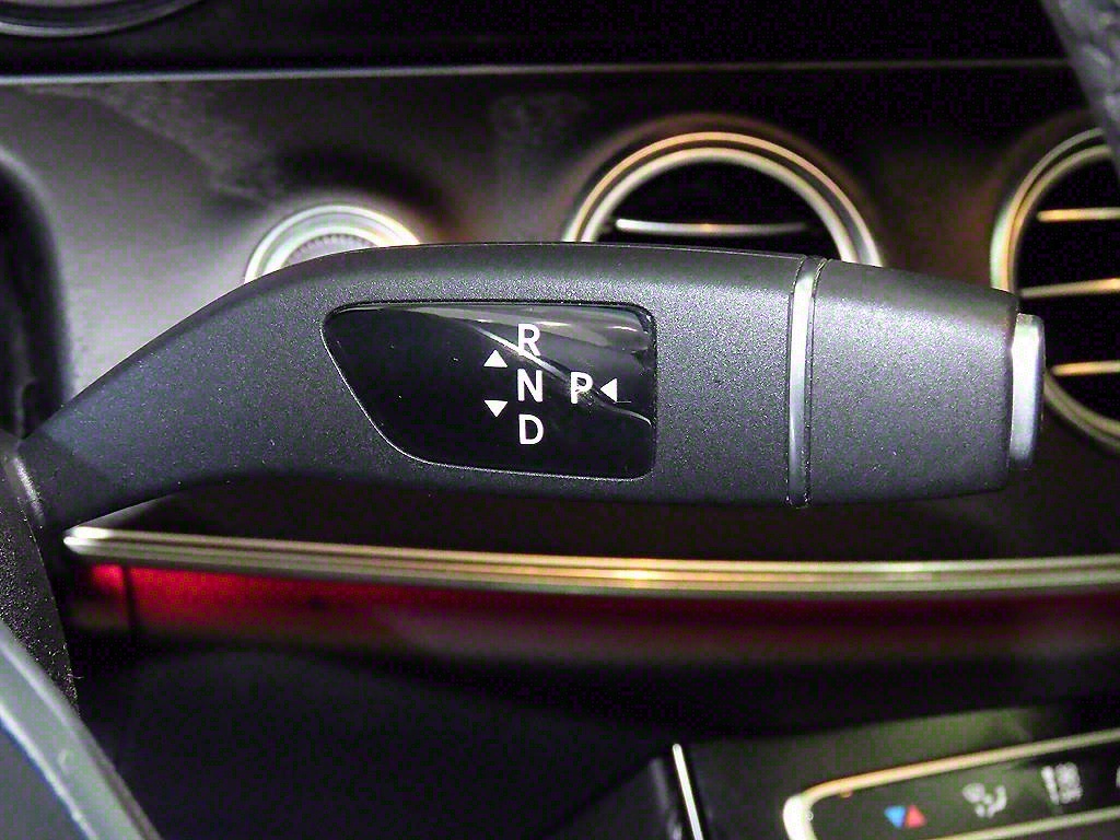 Mercedes Benz E class 2019 Plateado - Importación desde Corea - HF Imports Iquique - Foto 13