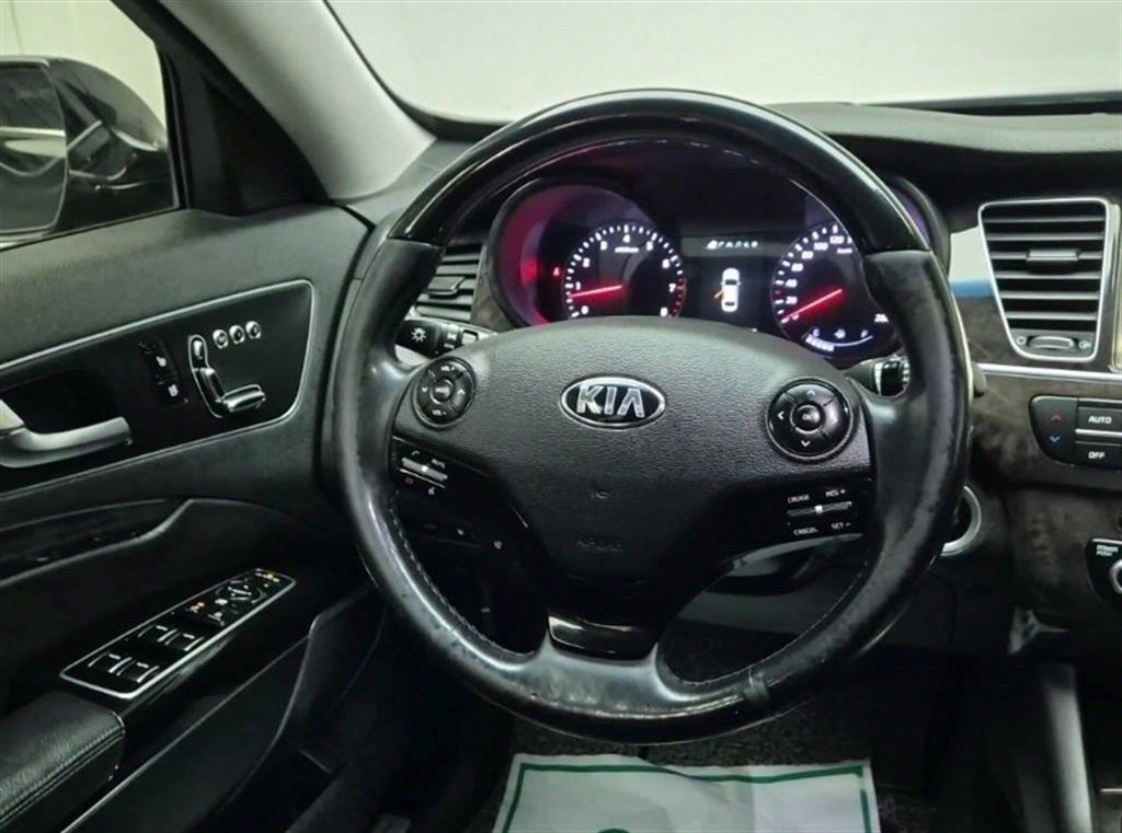 KIA K9 - Vista 9