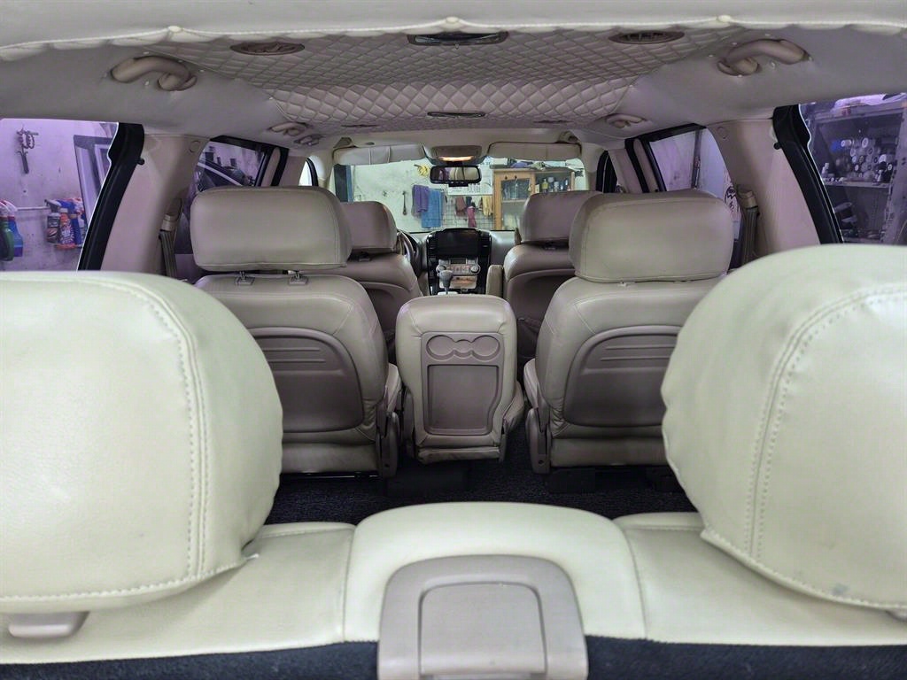 KIA Carnival - Vista 9