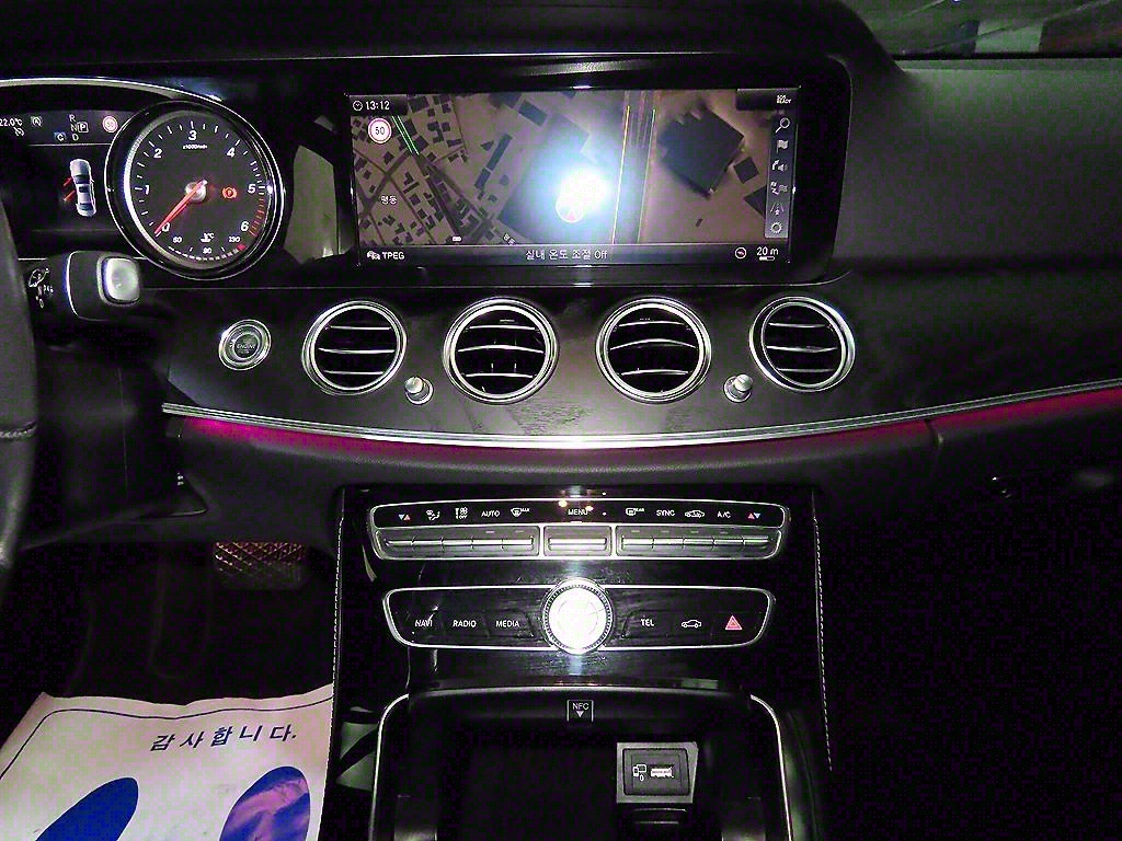 Mercedes Benz E class - Vista 11