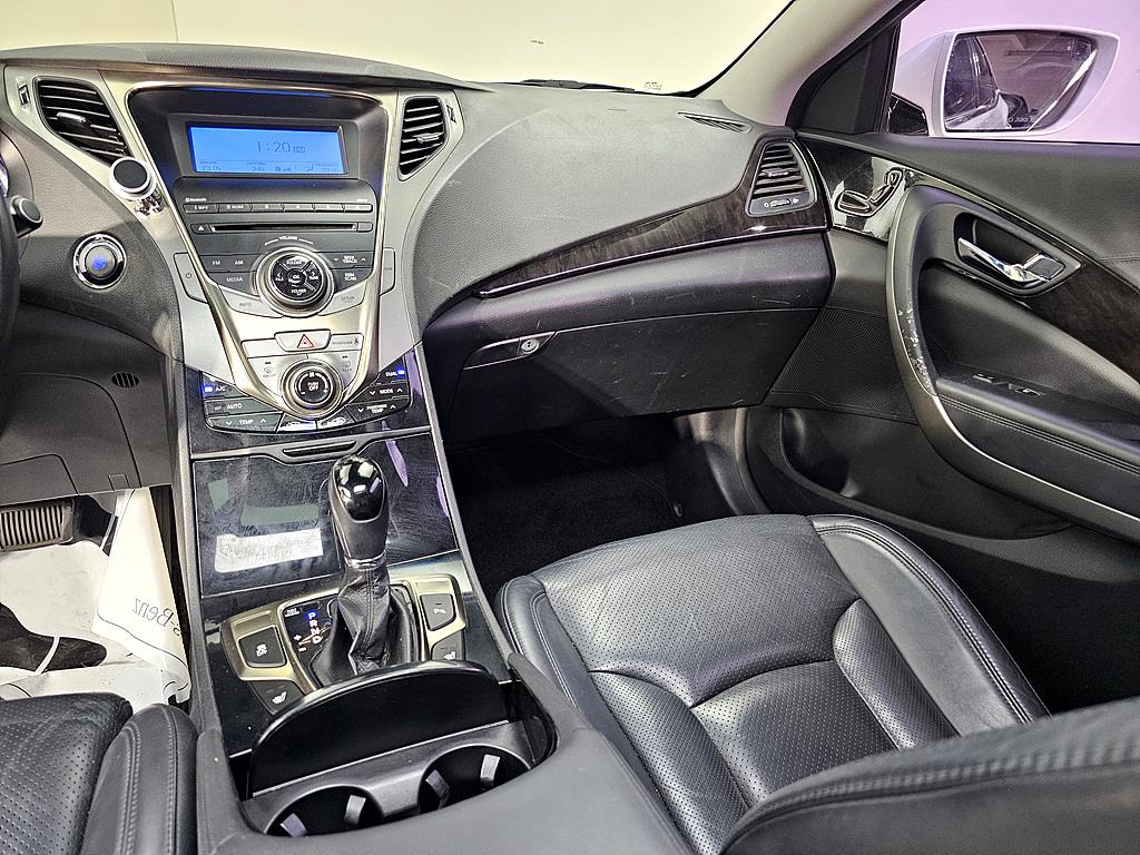 HYUNDAI Grandeur - Vista 10