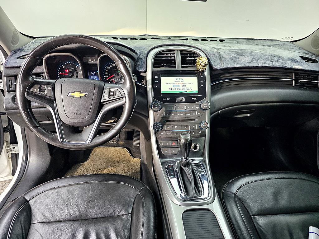 Chevrolet Malibu - Vista 5