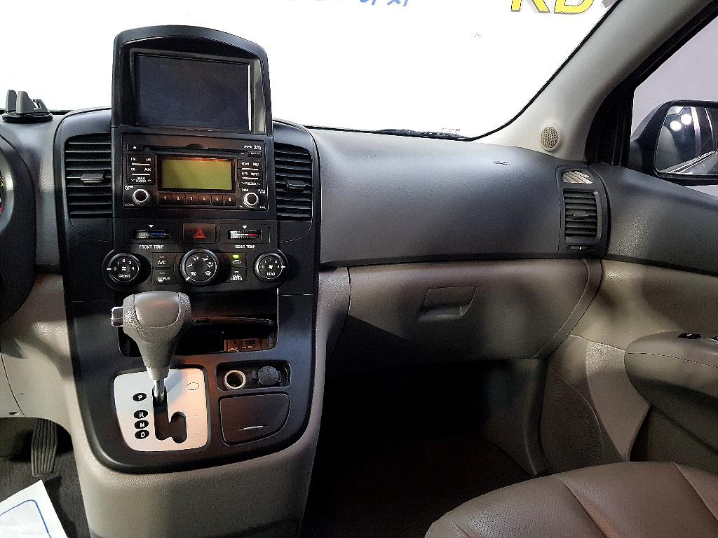 KIA Carnival - Vista 10