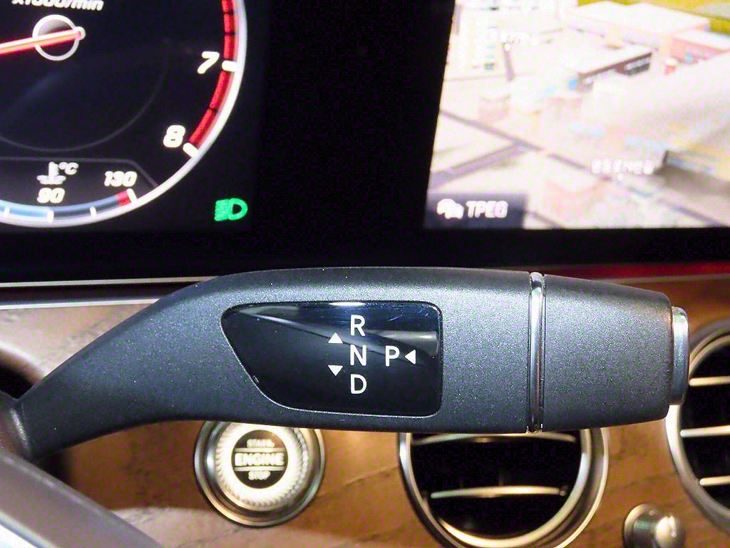 Mercedes Benz E class - Vista 12