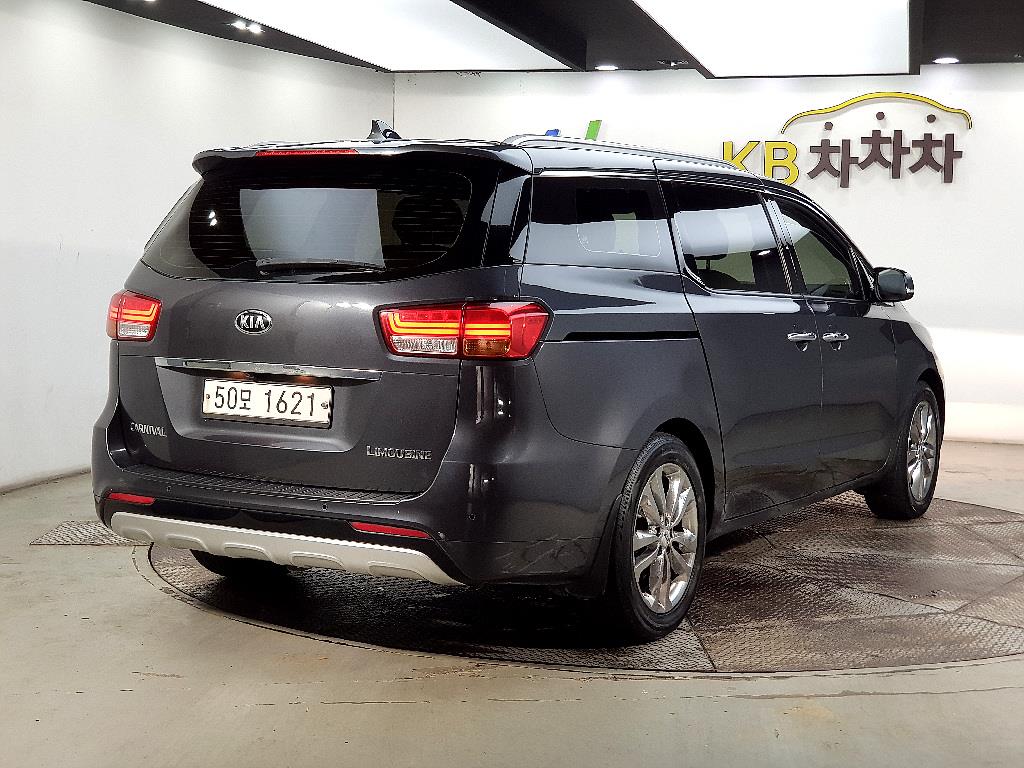 KIA Carnival - Vista 4