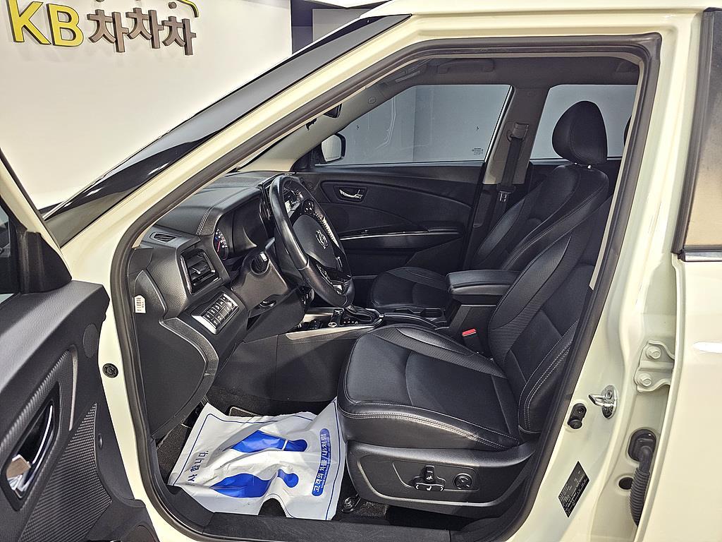 Ssangyong Tivoli - Vista 8