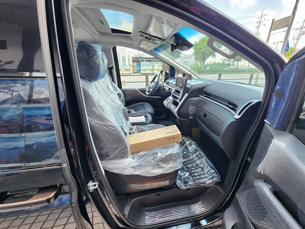 HYUNDAI Staria - Vista 10