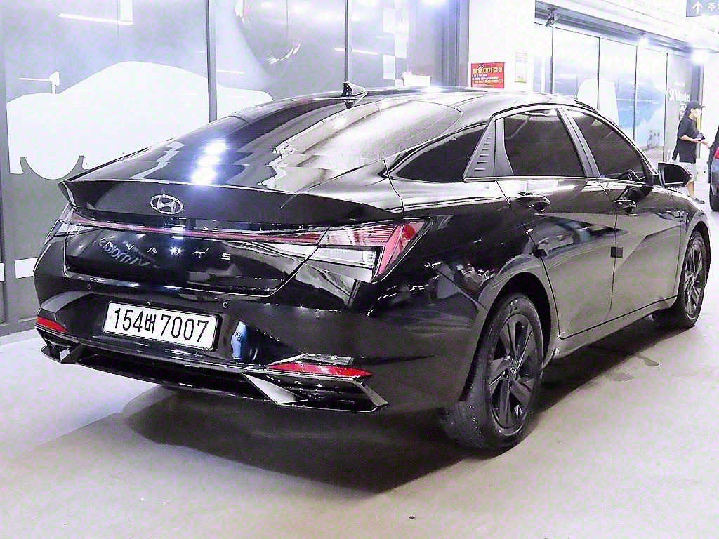 HYUNDAI Avante - Vista 4