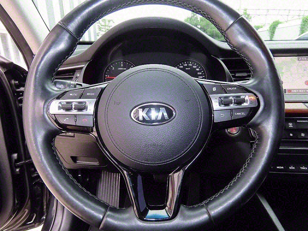 KIA K7 - Vista 8