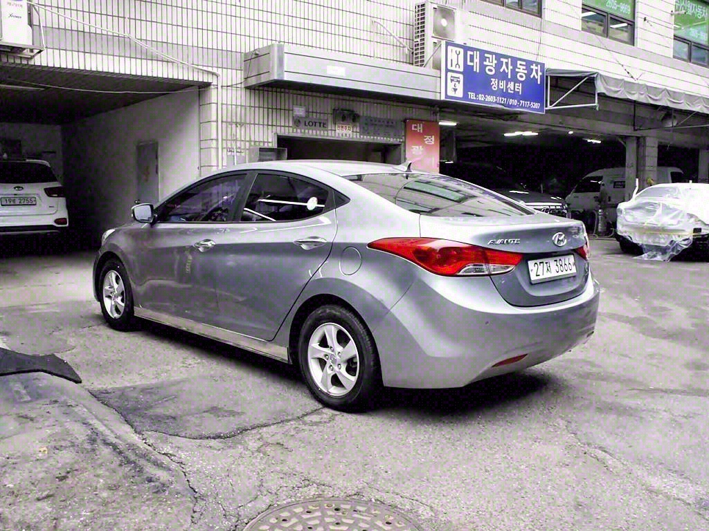 HYUNDAI Avante - Vista 7