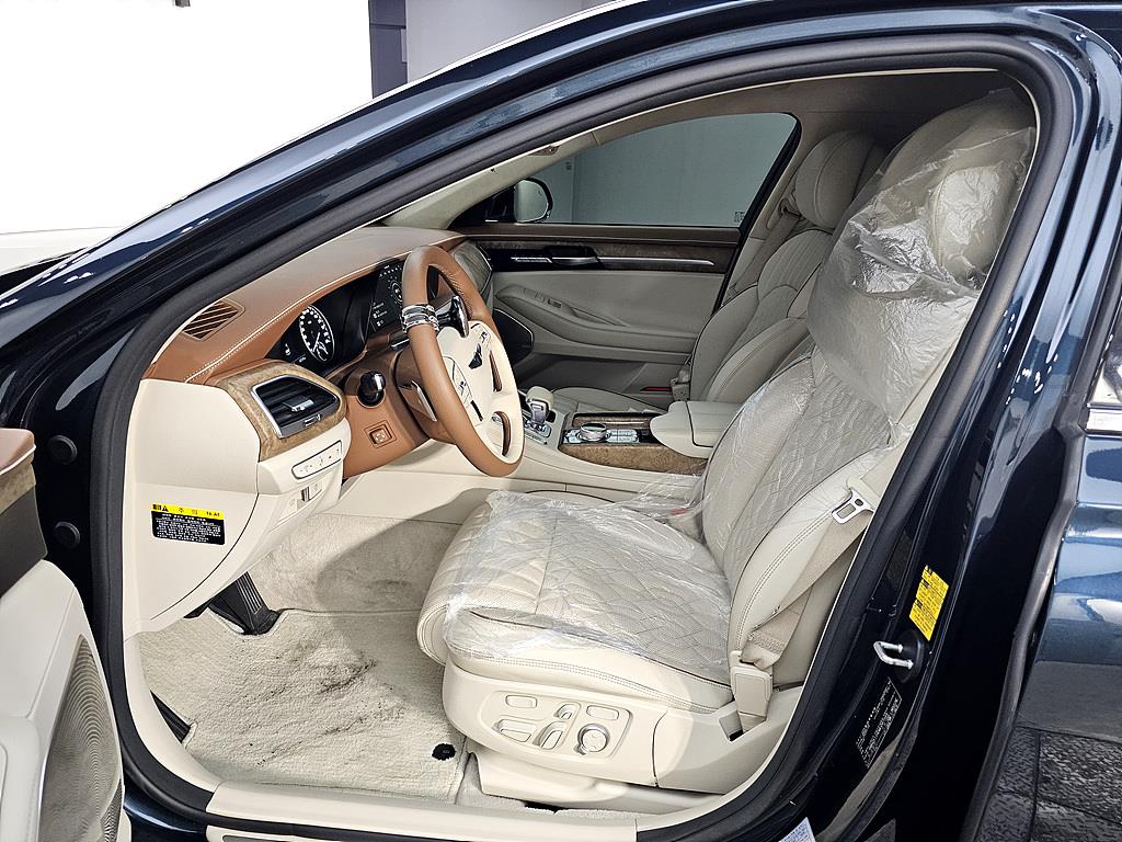 Genesis G90 - Vista 8