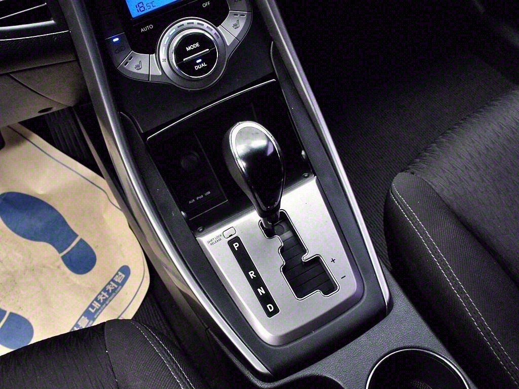 HYUNDAI Avante 2014 Gris - Importación desde Corea - HF Imports Iquique - Foto 11