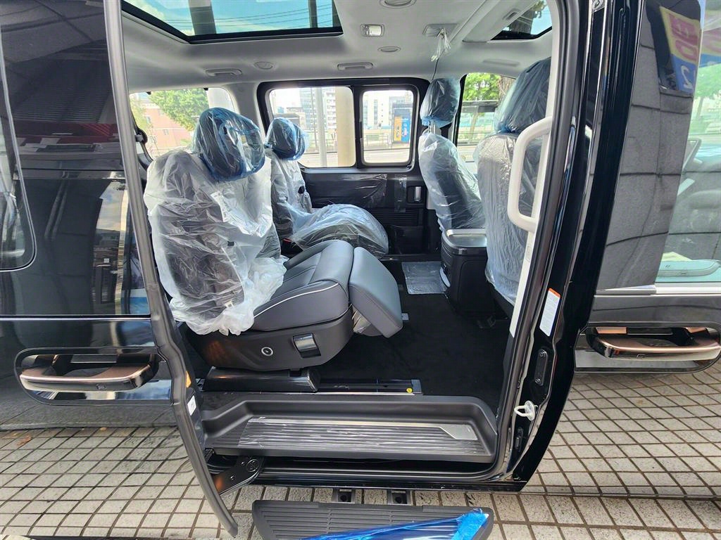 HYUNDAI Staria - Vista 12