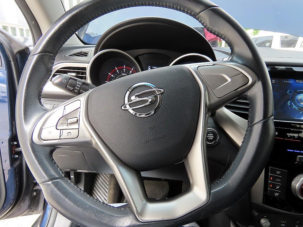 Ssangyong Tivoli - Vista 8
